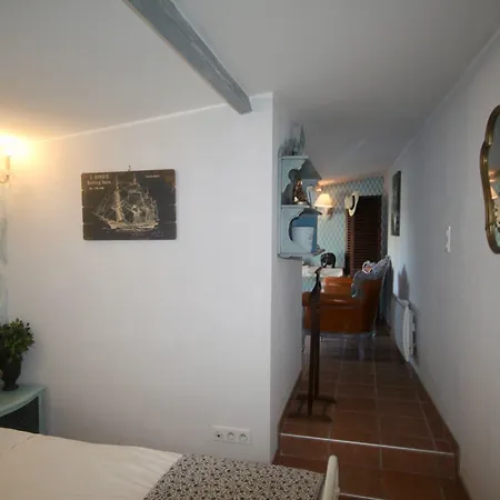 Le Clos Du Marais * Curzon